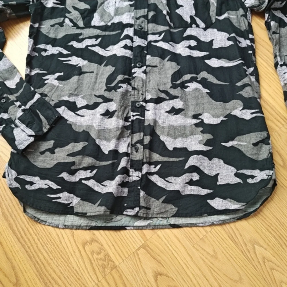Levi's Men's Black & Grey Camouflage Button-Up Flannel Shirt – Size Large